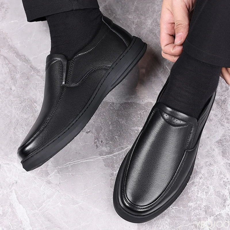 2025 Casual Men's leather Shoes Summer soft soled dad shoe Versatile classic Male shoes Breathable genuine leather loafers Homme